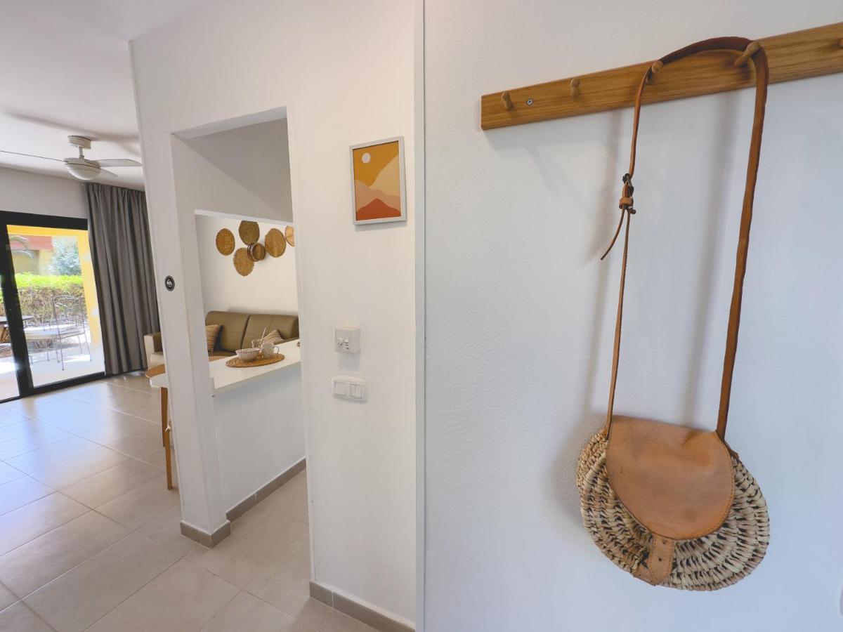 Seaside Apartment Corralejo : A Cozy Holiday Home In A Peaceful Well Located Green Complex מראה חיצוני תמונה