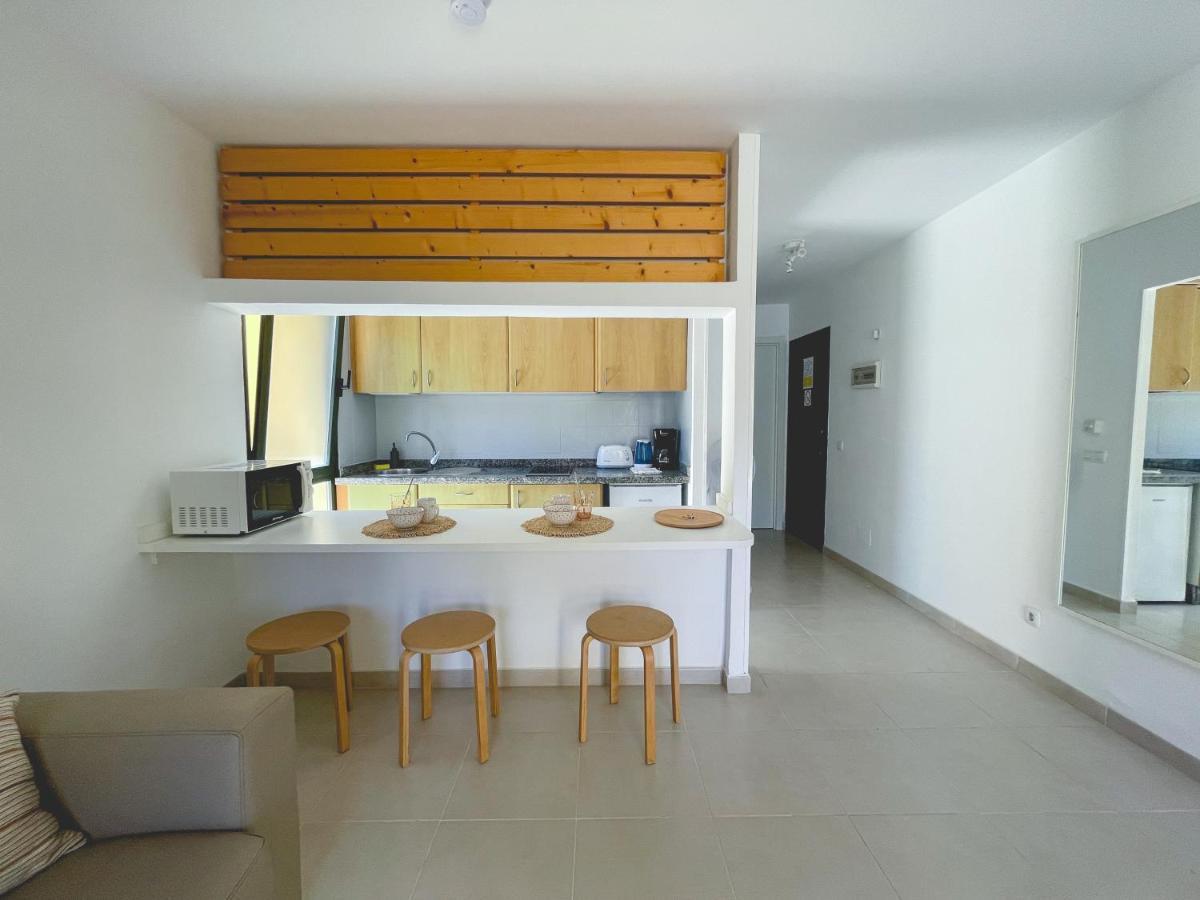Seaside Apartment Corralejo : A Cozy Holiday Home In A Peaceful Well Located Green Complex מראה חיצוני תמונה